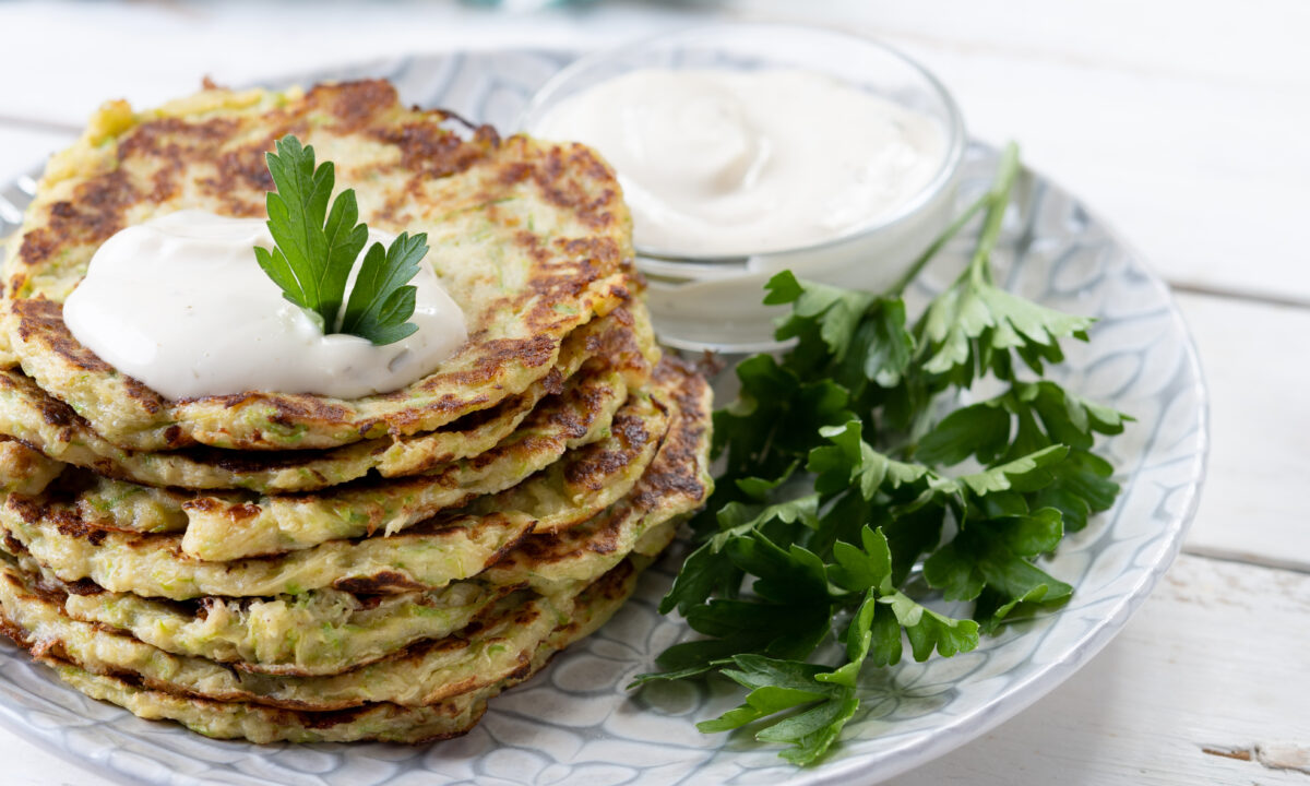 Смачний кабачковий торт з овочевою начинкою