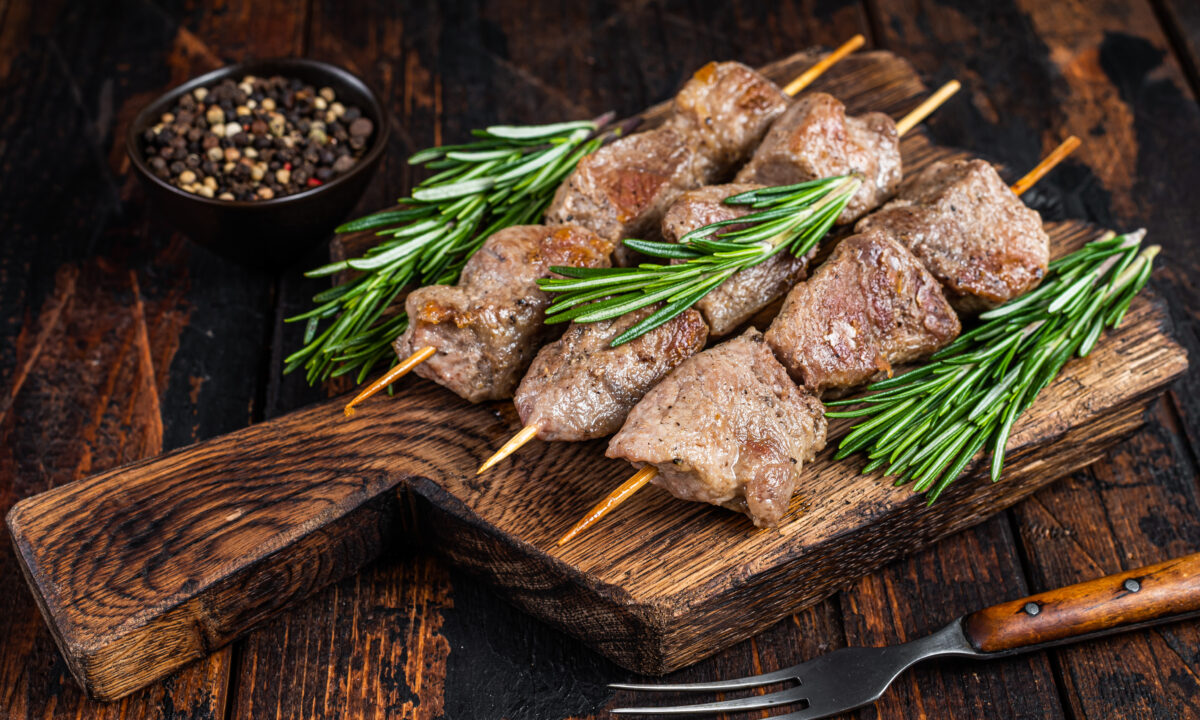 Соковитий шашлик зі свинини в аерогрилі: швидко та смачно