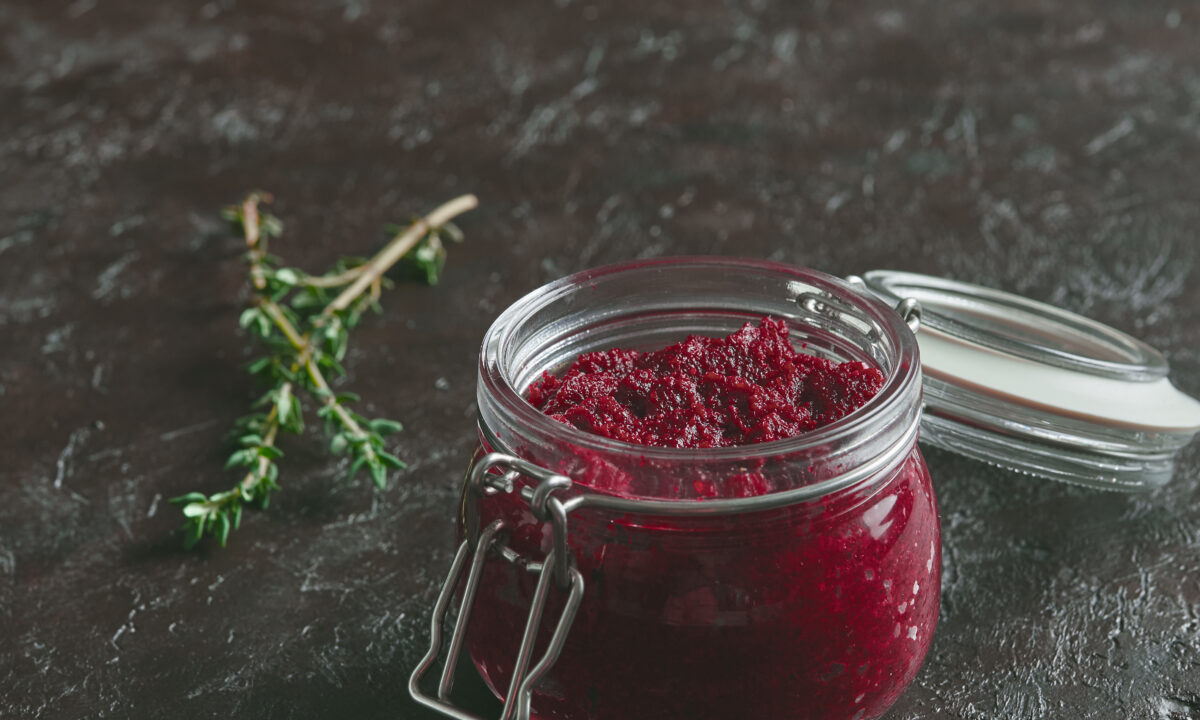 Ароматная свекольная икра с морковью и луком