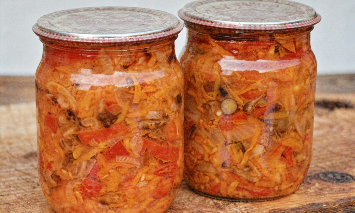 Вкусный зимний салат с грибами: простой рецепт