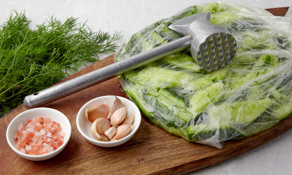 Швидкі малосольні огірки у пакеті