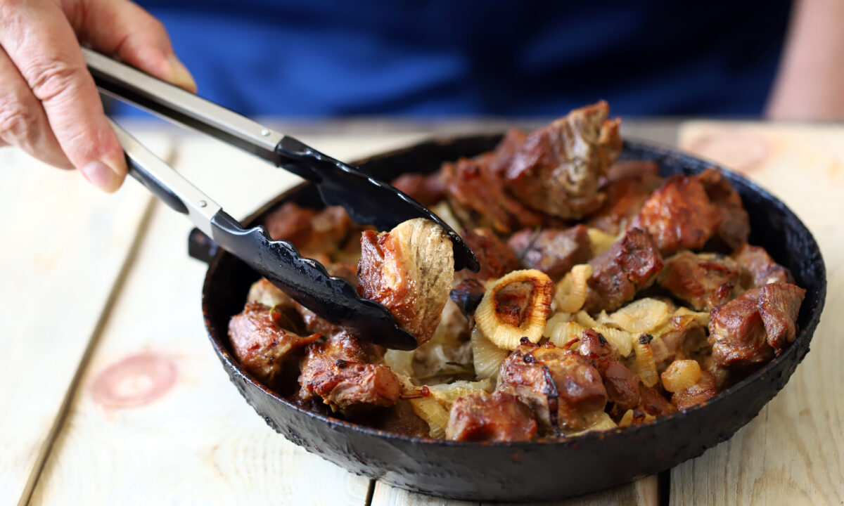 Сочный шашлык на сковороде за 30 минут