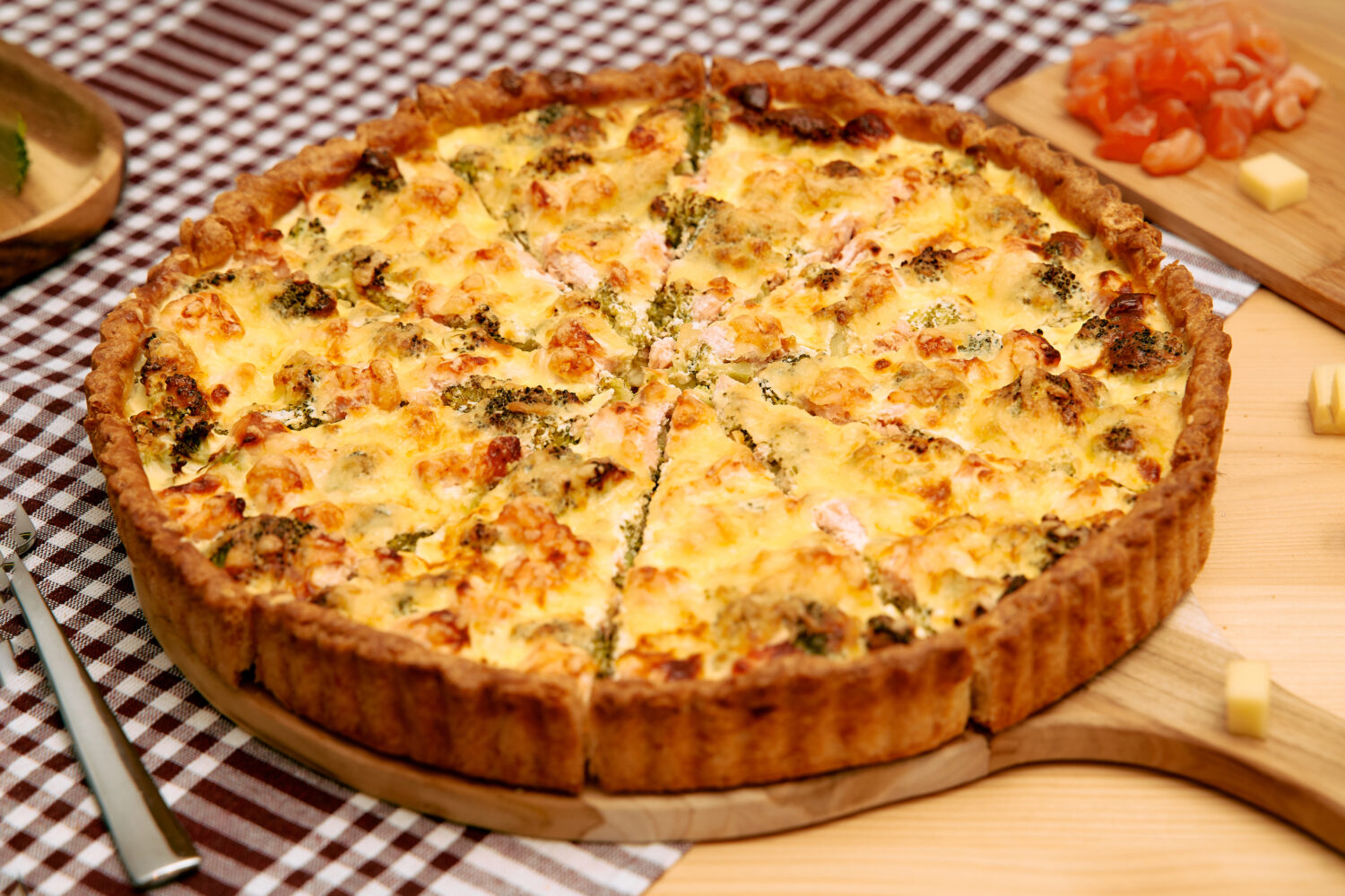 Запашний цибулевий пиріг з сиром за годину