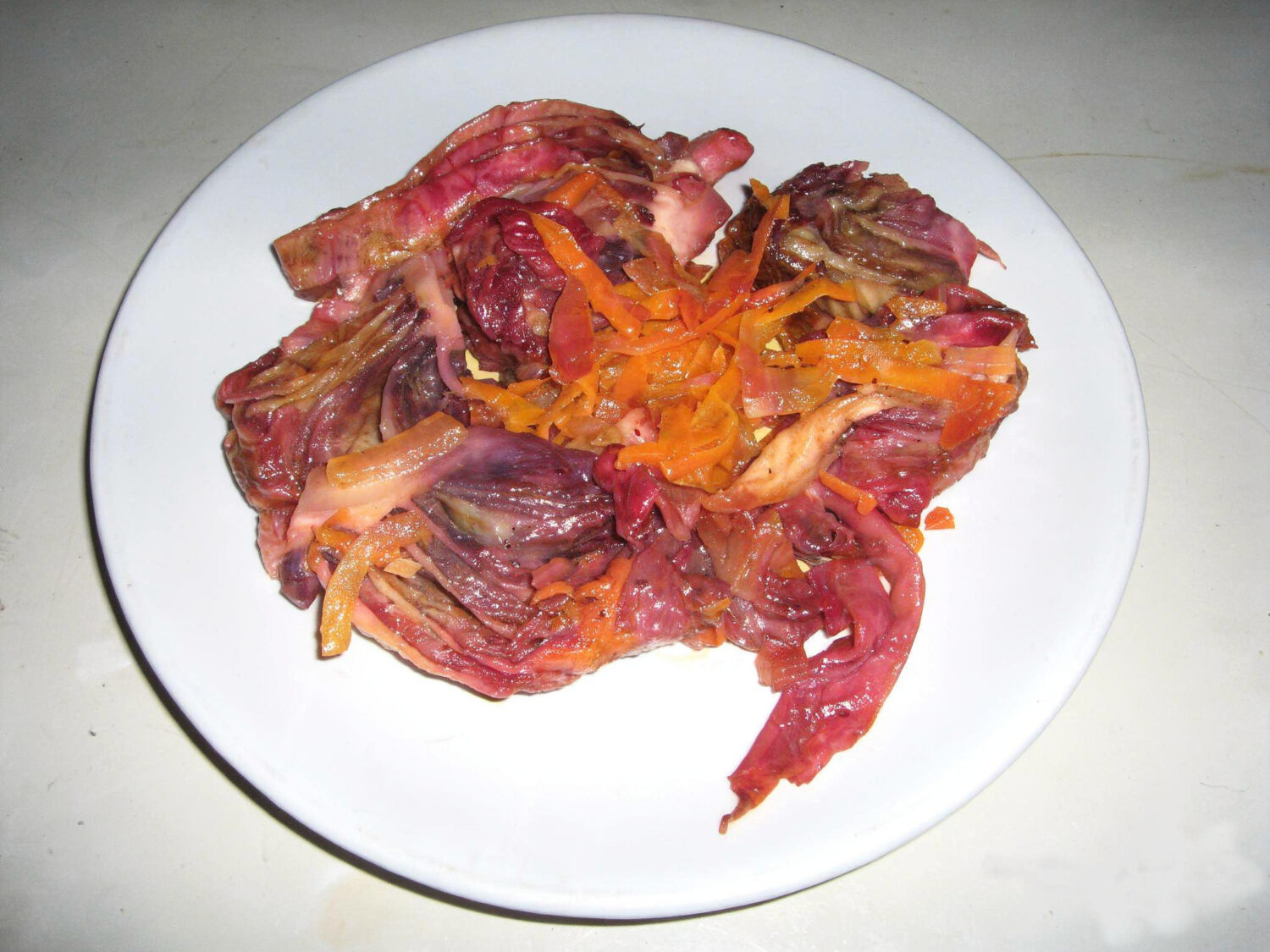 Маринованный радиккио: идеальный гарнир за считанные минуты.