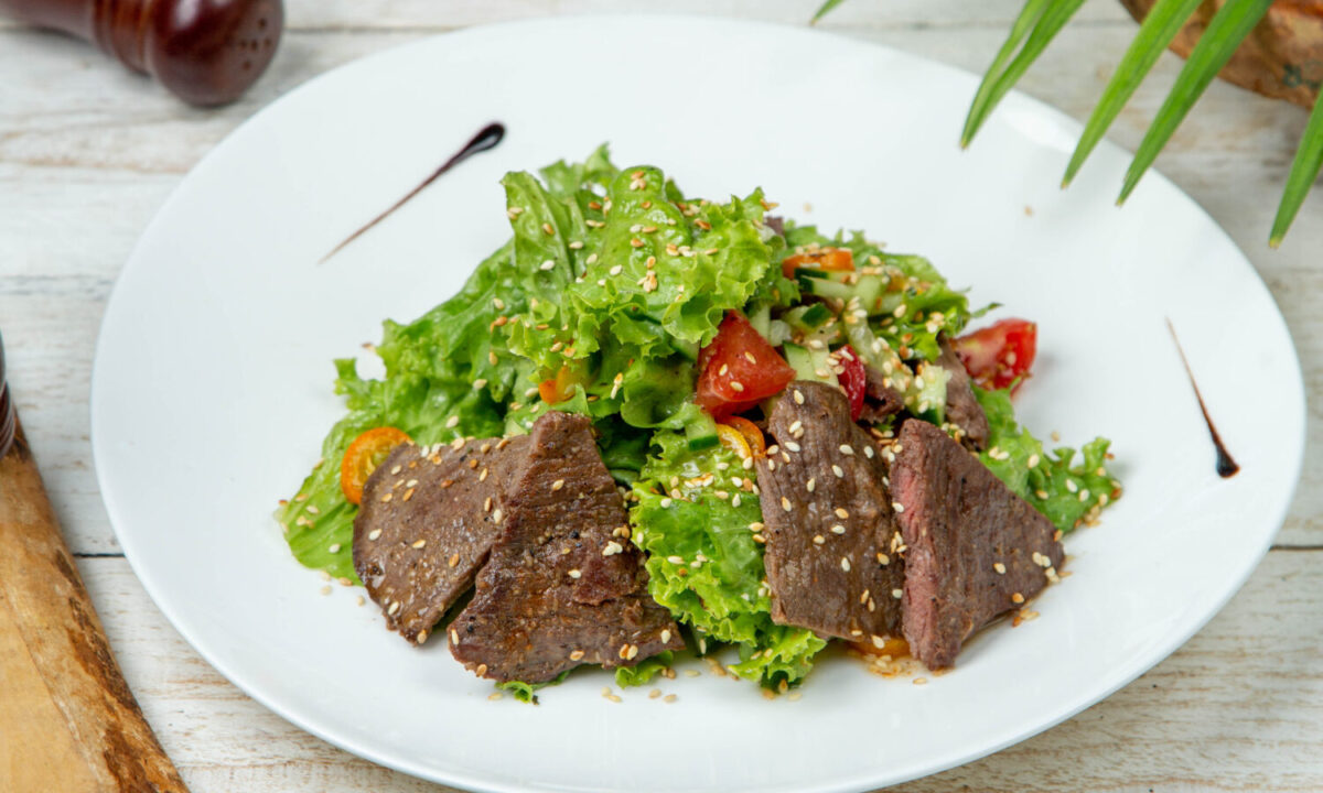 Салат з яловичиною