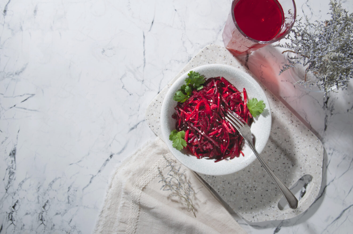 Неймовірний корейський буряковий салат з часником та кунжутом