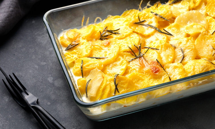 Нежный гратен Дофинуа с сыром по-французски