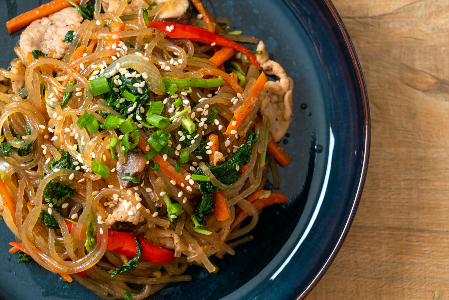 Смачна фунчоза з куркою та овочами за 30 хвилин