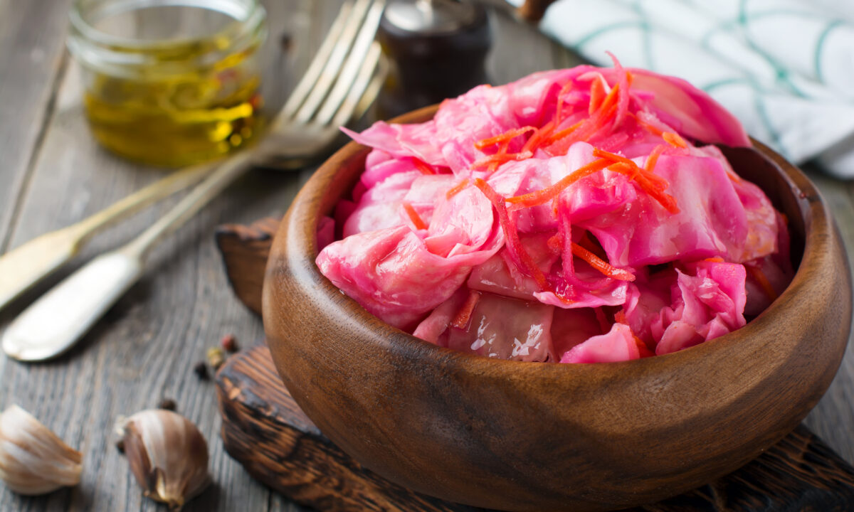 Пікантна капуста по-корейськи з буряком та морквою