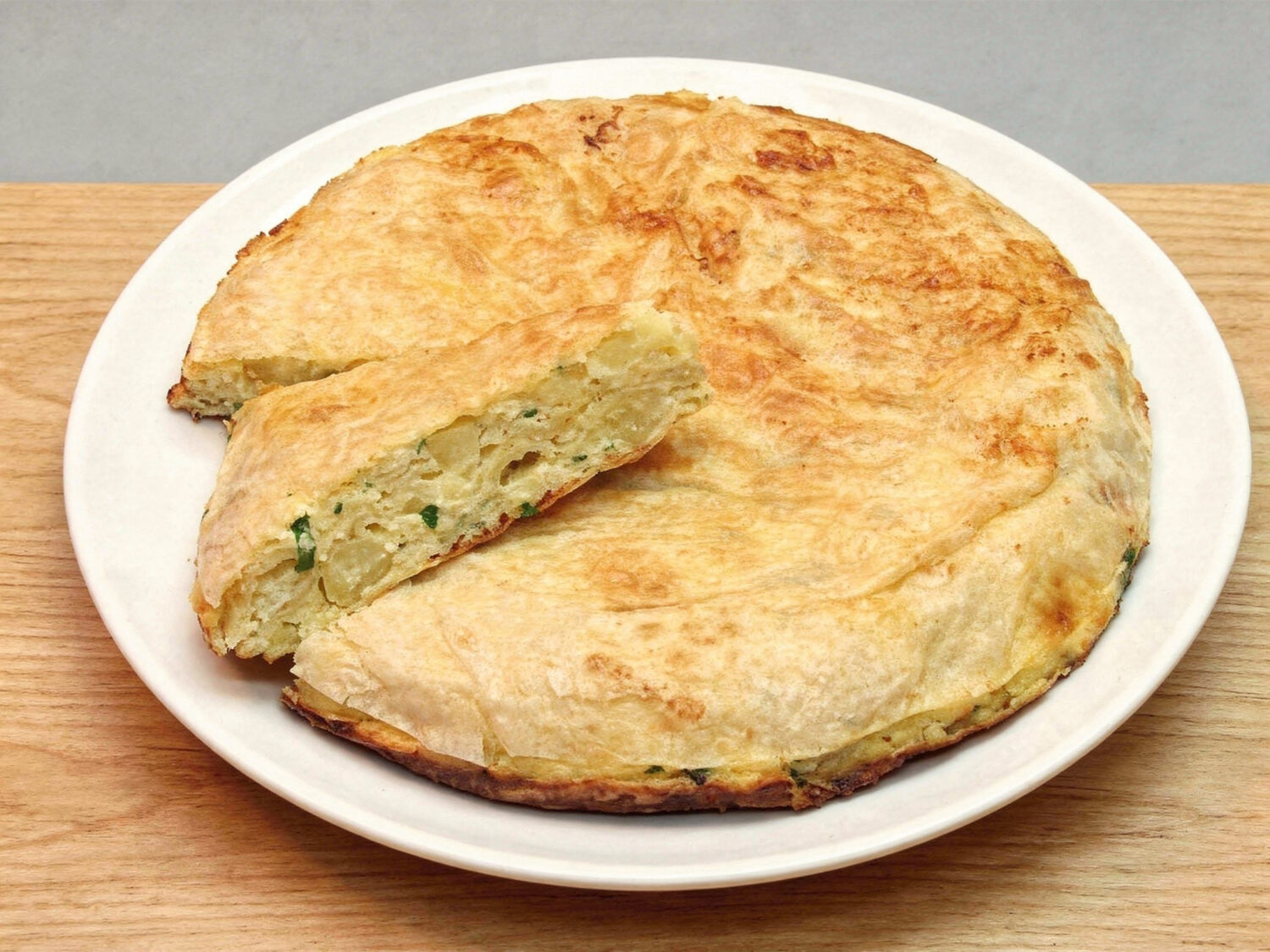 Легкий пиріг з лавашу з картоплею та творогом на сковороді