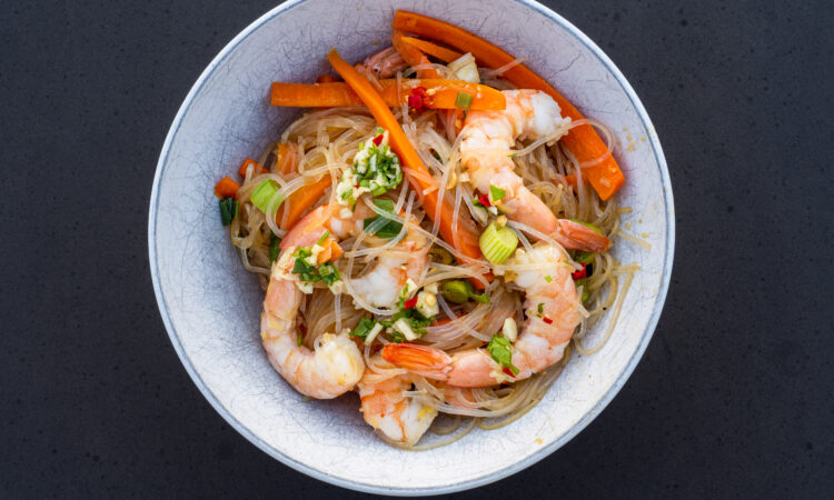 Смачна фунчоза з креветками: швидко і просто