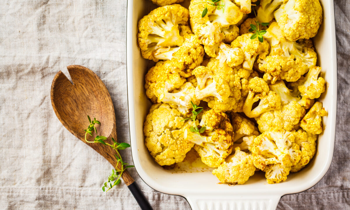 Запеченная цветная капуста в йогуртово-горчичном маринаде за 30 минут