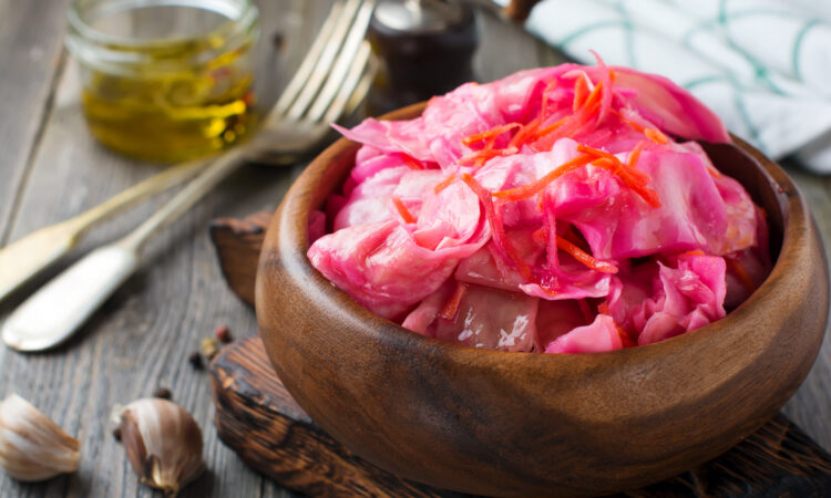 Пікантна капуста по-корейськи з буряком та морквою