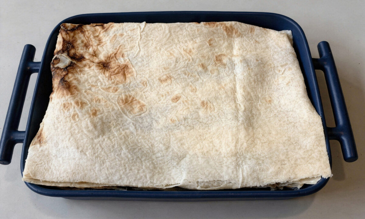 Сочный пирог из лаваша с овощами и грибами