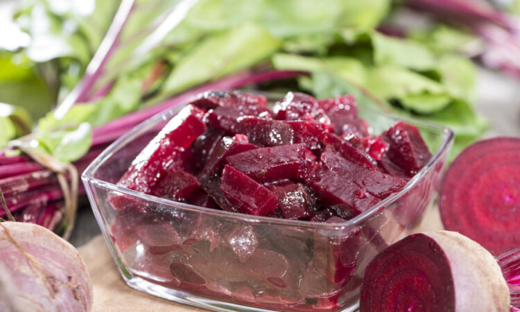 Маринований буряк з пряними нотками: ідеальна закуска