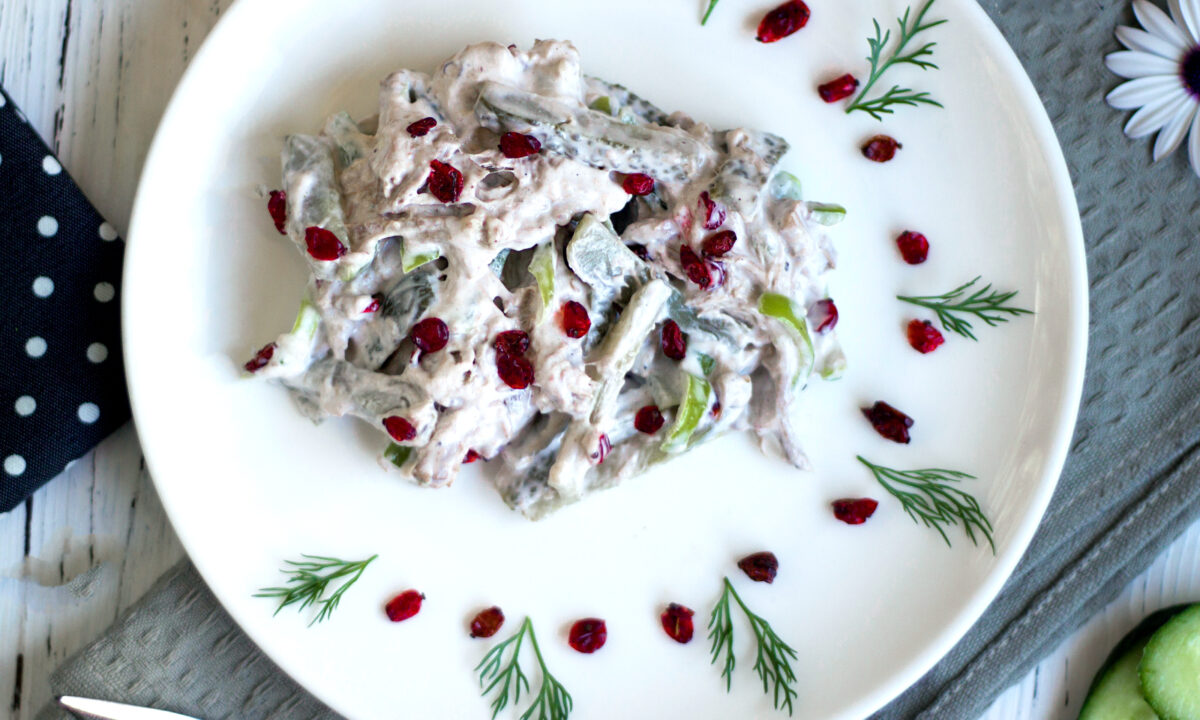 Вкусный салат с языком и грибами для праздничного стола