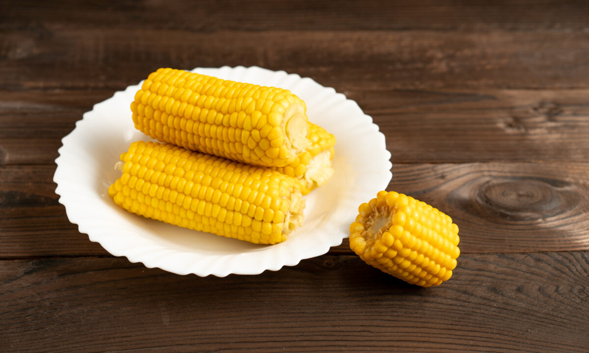 Соковита кукурудза в мікрохвильовці за лічені хвилини