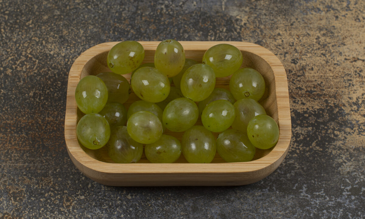 Пікантний маринований виноград: незвичайна закуска для гурманів