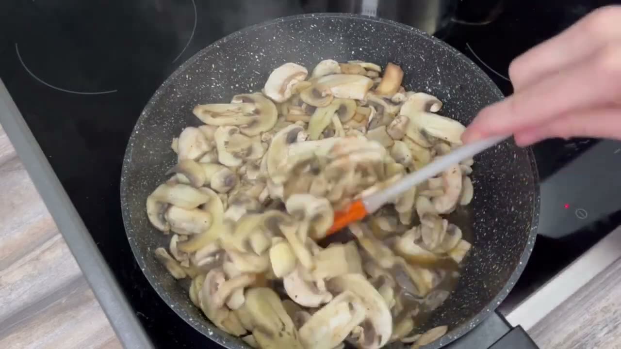 грибы на сковороде